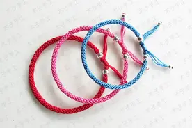 新手不会用盘编器？来看看妹子教你怎么用它来编织手链