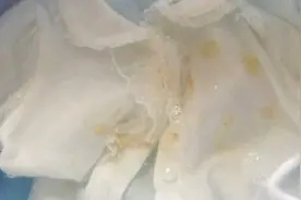 衣服洗完还是不干净？教你一个绝招，多脏的衣服都能1分钟洗干净视频封面
