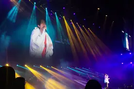 原唱杀手林宥嘉翻唱萧亚轩《突然想起你》现场气氛爆棚，绝了！视频封面