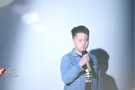 小男孩罕见的小烟嗓动情演绎《魔鬼中的天使》视频封面