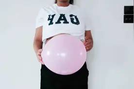 两分钟看完孕妇身材变化过程，从苗条少女到大肚婆妈妈付出了太多视频封面