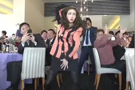 日本式搞笑结婚宴席快闪，这样的风趣，我是服气的！视频封面