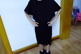 肥大不穿的旧裤子，教你改造成一条裙子，剪一剪缝一缝又能穿啦视频封面
