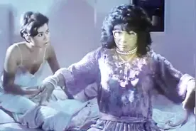 讲鬼故事吓唬别人 没想到自己被鬼吓了一跳视频封面