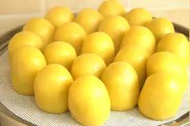 小秋教你自己做粘豆包，只要学会这2步，香甜软糯，好吃不黏牙