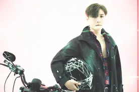 EXO回归主打《Tempo》预告版MV曝光，张艺兴合体超期待