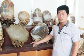 现在一块天然的奇石，能值多少钱？农村收藏奇石的大哥告诉你价格视频封面