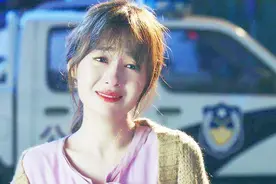 《谁是我的郎》杨梓现场版，唱出了多少女人的无奈和心酸视频封面