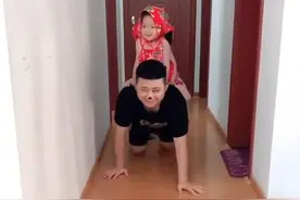 宝爸想要女儿，妻子一口气生了仨个，"水深火热"中的爸爸只想退货图片