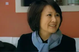 58岁张凯丽现身聚会，开百万豪车打扮低调，嫁富豪老公晚年潇洒图片