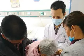 开封市第二中医院成功为81岁高龄患者进行左侧人工股骨头置换术图片