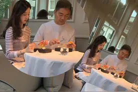 刘强东飞英国秘约章泽天，夫妻情人节聚餐过二人世界图片