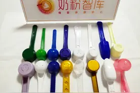 奶粉勺底部为什么有“孔”？小勺子，大学问图片