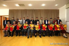 同仁堂集团举办第四批中医大师聘任会 9位中医大师“加盟”同仁堂“医药圆融”项目率先启动图片