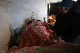 前婆婆病危想见孙子，孙儿直接拒绝，16年不闻不问如今何必打扰图片