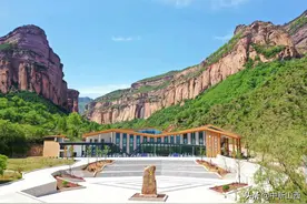 寻红色足迹 观壮美太行全媒体达人走进黄崖洞采风图片