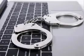 擅自经营中小学教材属于违法行为，涉案人员被刑拘！图片