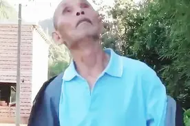 广东雨神和许华升斗地主，雨神太拼了，看到最后肚子都给我笑疼了视频封面