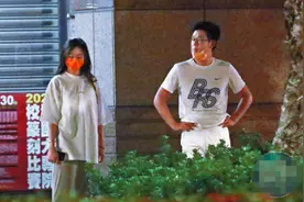 26岁创作小天王恋情曝光！与大6岁前女友街头拥抱，分手8个月复合图片