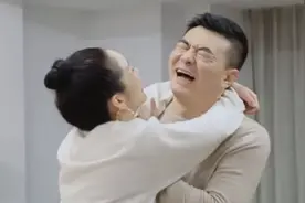 蒋勤勤又被陈建斌气哭，和被“宠爱”的秦海璐比，她到底输在哪儿图片