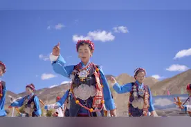 定日洛谐舞蹈图片