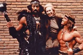 张伯伦的静态天赋什么级别？肩宽超奥尼尔 双臂快到膝盖图片