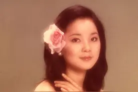 邓丽君：一生四段恋情，被成龙伤害，四任男友都没有参加她的葬礼图片