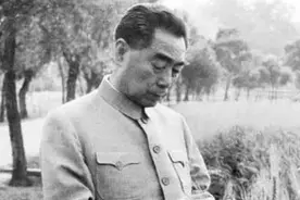 周恩来三位母亲成就他的一生，弥留之际的最后一句话，引医生落泪图片
