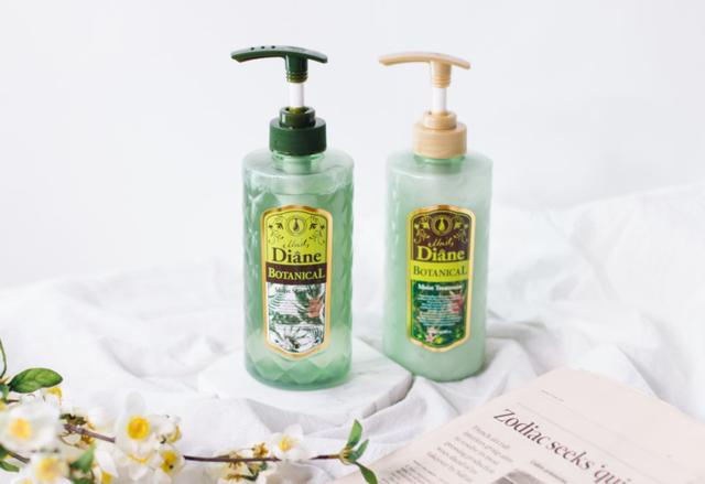 港风的高级感把可爱风秒成渣渣，18岁的袁咏仪造型成经典