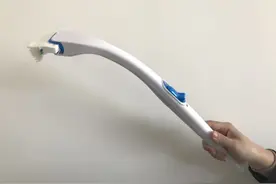 马桶内壁上的黄渍难清洁？教你一个妙招，轻松洁净如新，很实用图片