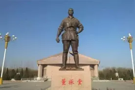 董振堂42岁牺牲，10年后家人才被找到，国家为他家人做了什么图片