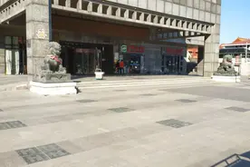 大门摆放狮子、大象、麒麟、貔貅的传统寓意图片