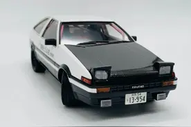 秋名山的车来了图片