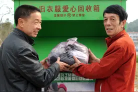 旧衣回收有多挣钱，成本3毛一斤转手卖给国外，一年赚了6000万图片