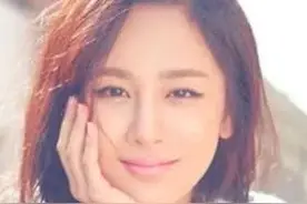 帅哥起床看美女了图片