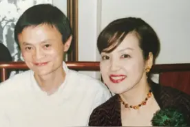 小鹿纯子：马云多次到日本寻找的梦中情人，44岁被他带到中国图片