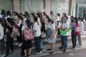 教师招聘的尴尬：入围100多人，只有一个男同胞图片