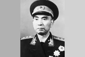 刘伯承睡稻草地铺，被人叫醒：和敌人同住一村，差点被俘图片