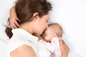 宝宝吃奶磨磨蹭蹭，这4招提高哺乳效率图片