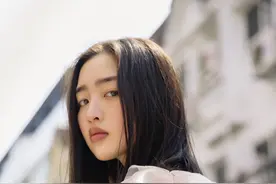 邓恩熙-烂漫街头图片