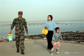 军嫂戴蓉：漂洋过海来看你图片