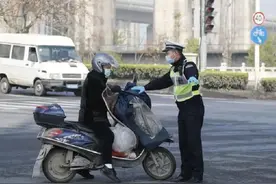 深圳迎来电动车新规？不戴头盔罚200元，时速不得超过15公里图片