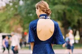 夏天不敢穿裙子不敢露肤？感觉自己太黑？这四个颜色照着穿超显白图片
