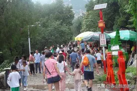 初秋的泰山天外村火了！飞瀑长溪，游客直呼没想到，网友：仙境图片