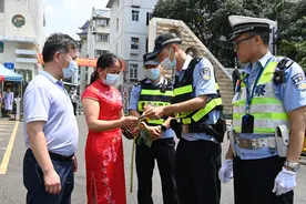 南宁高考考生不慎遗失身份证，警方一路“绿色通道”图片