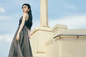 透明宝藏女孩终于惊艳了一次，陈瑶一袭星河薄纱裙似仙女下凡图片