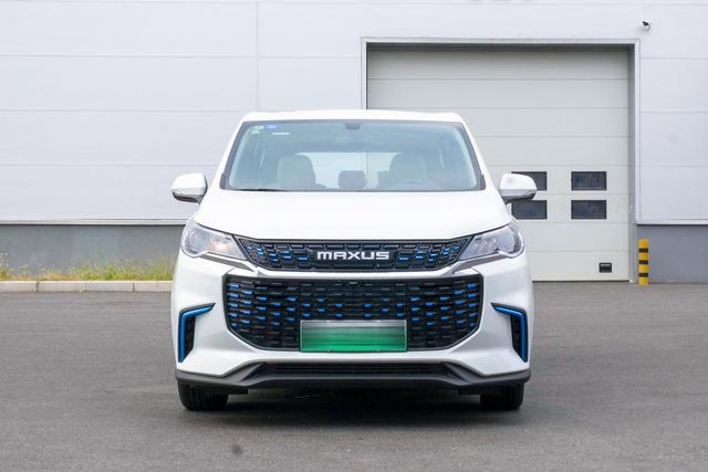场地试驾上汽MAXUS EUNIQ 5，底盘质感出色的家用MPV