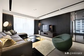 独居的她坚持极简生活，室内处处纤尘不染，全屋简约高级很有格调图片