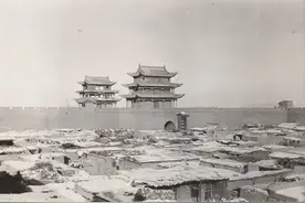 老照片：气势磅礴的嘉峪关城池，晚清时残破不堪满眼荒凉图片