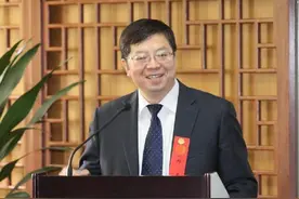 大学校长和书记都是一把手，级别“肩并肩”，谁是大学“一哥”？图片